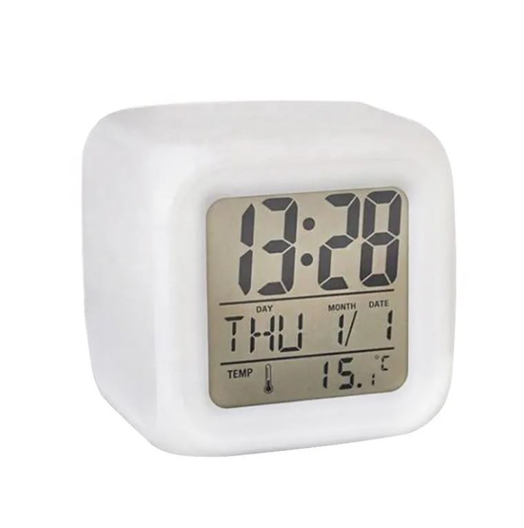 Reloj despertador digital con luces
